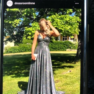 SÖKER DENNA KLÄNNING - SÖKER DENNA KLÄNNING då den är ute ur sortimentet. I storlek s 34/36