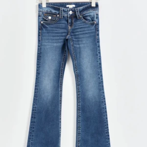 Jeans - Säljer dessa helt oanvända jeansen. Supersnygga. 💕