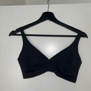 SKIMS bralette  - SKIMS bralette  Använd fåtal gånger  