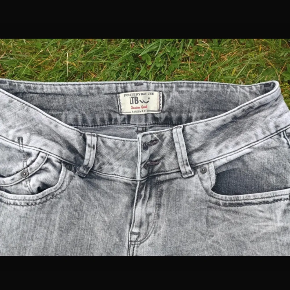 Ltb jeans som inte kommer till användning 🩷🩷 pris kan diskuteras! . Jeans & Byxor.