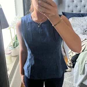 Superfin jeanstopp - Så fin jeanstopp!! Säljer då den tyvörr är lite stor på mig. Stl M. Pris:200+frakt