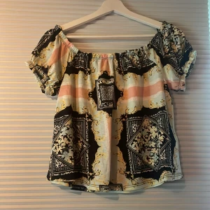 Off shoulder tipp - Mönstrad off shoulder topp från Gina tricot 💕