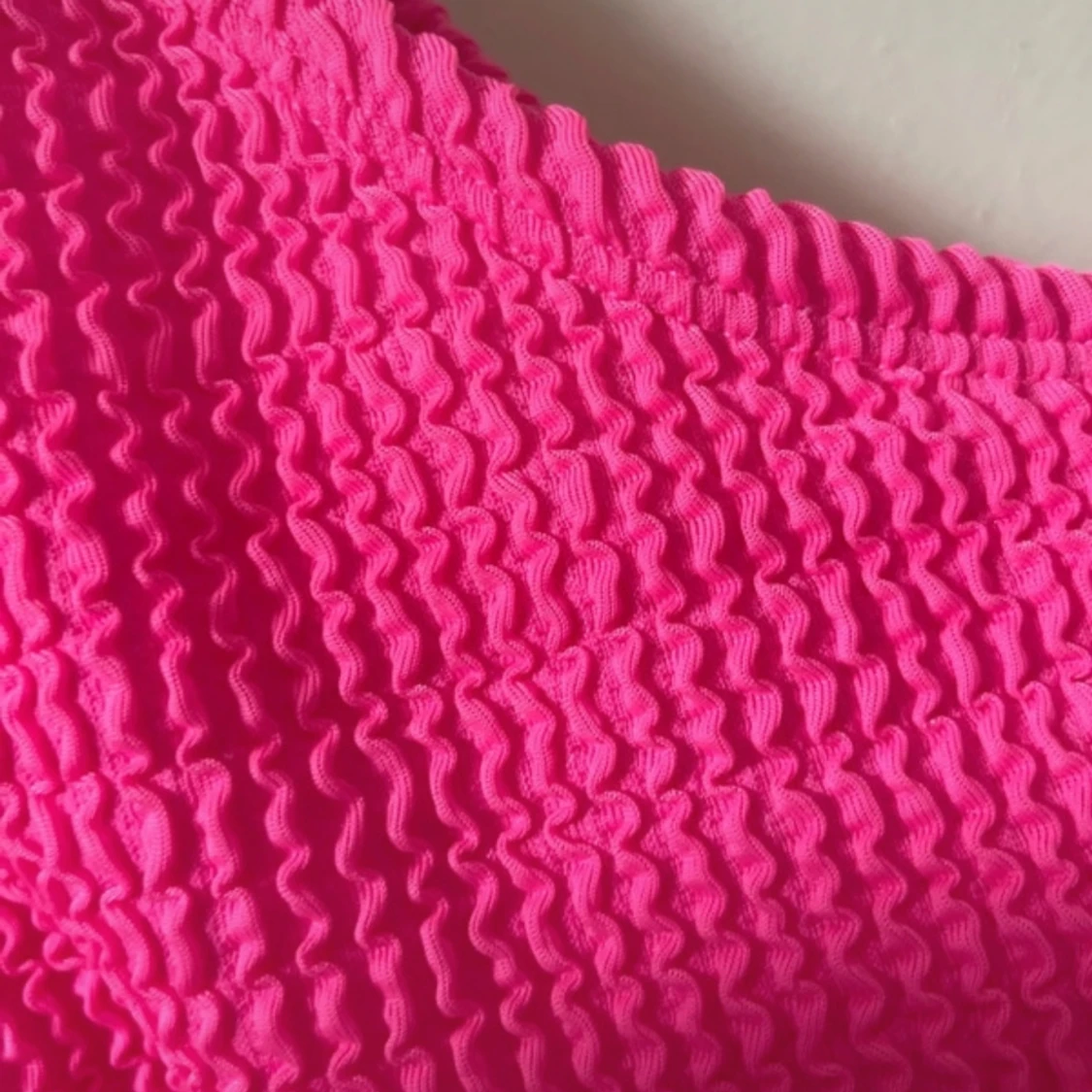 Rosa bikinitopp oneshoulder - 90