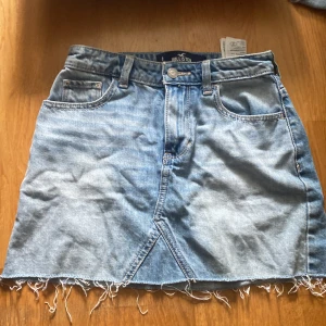 Hollister kjol - Använt fåtal gånger! Fint skick. Prissänkning från 299kr till 259kr! <3