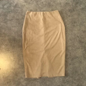 Midi tjol - Är i strl 12 som e ungefär som L