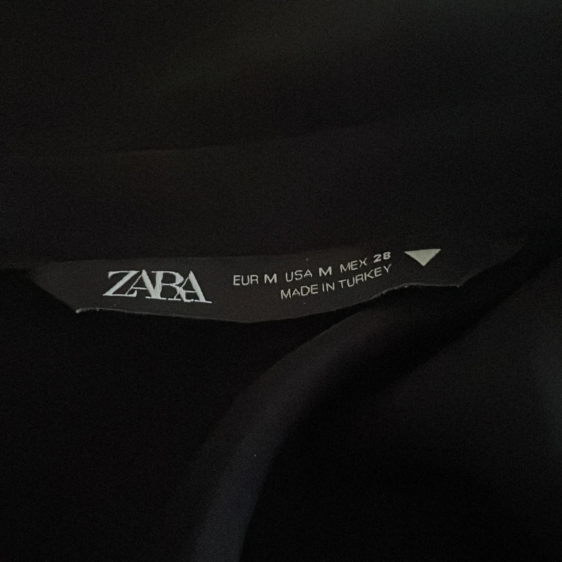 Svart satinklänning från Zara - 91