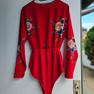 Boohoo bodysuit - Fin bodysuit använt en gång 