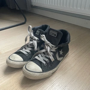 Skor - Snygga Converse, bra men lite slitet skick