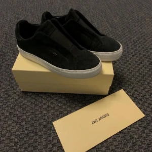 Arigato  laceless storlek 40  - Feta arigato laceless storlek 40, box finns till. 