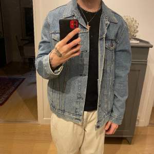 Snygg Levis jeans jacka  Köpt i LA