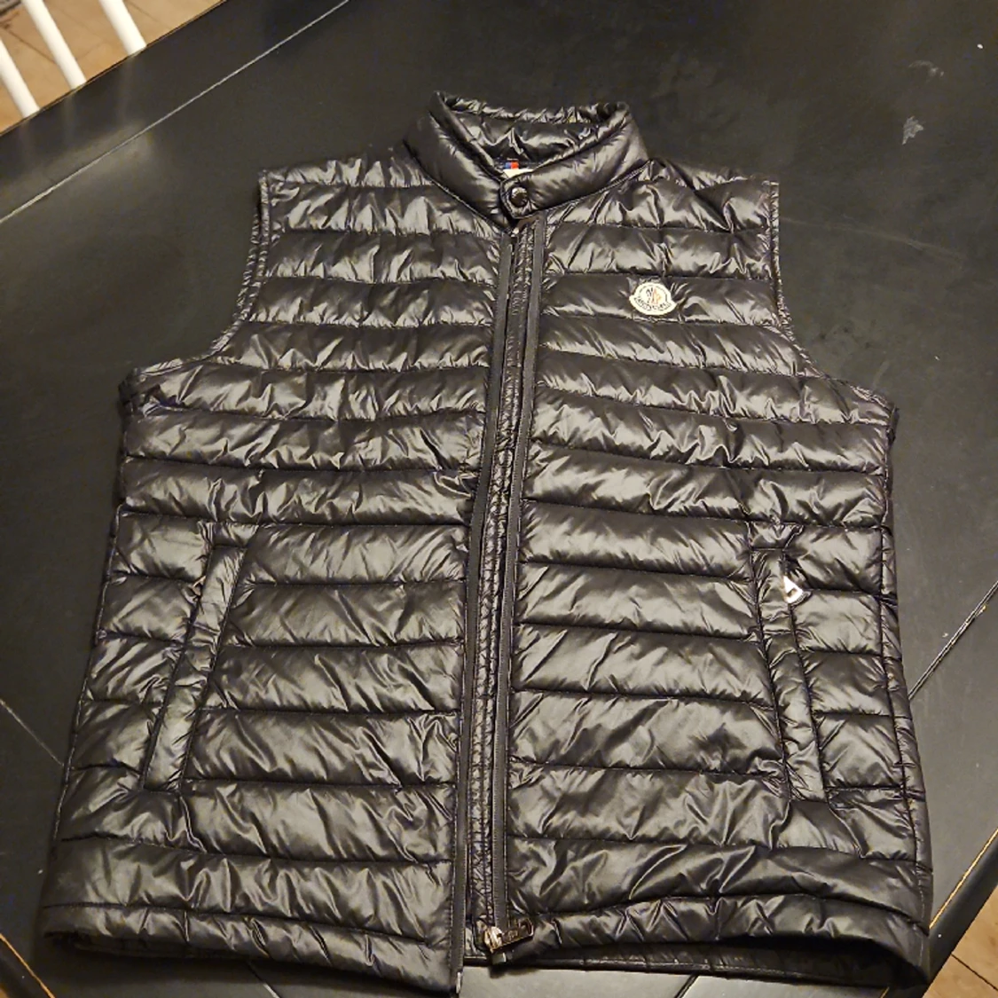 Moncler väst strl 2