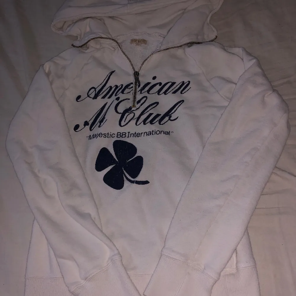 Is in very good condition, no stains whatsoever. Is size xs but fits like a size s. The zipper sounds a bit rough, but it works all the way up and could be easily smoother with something.. Hoodies.