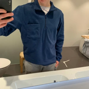 Half zip fleece - Mörkblå Half zip fleece tröja  Väldigt bra skick knappt använd