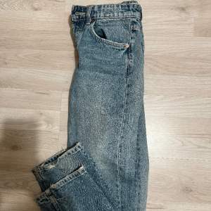 Blå jeans från ZARA Storlek 34