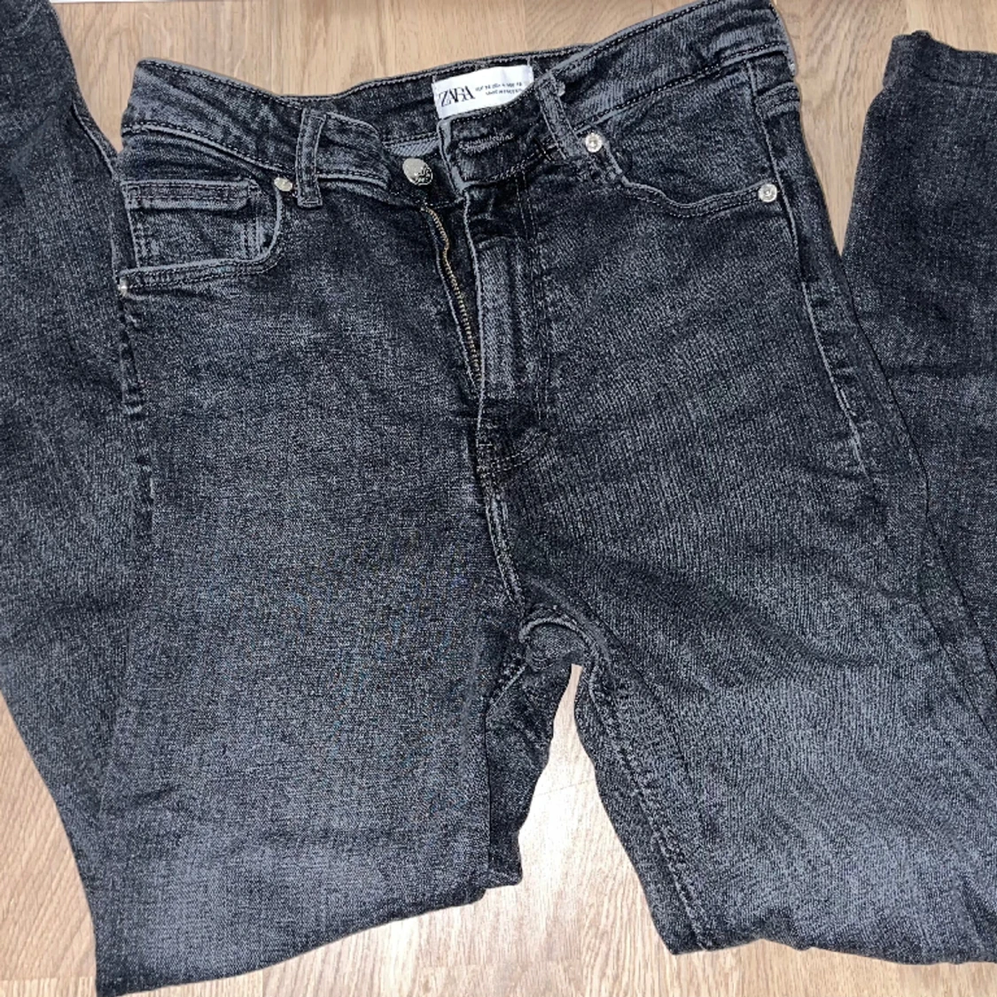 Svarta flare jeans från Zara