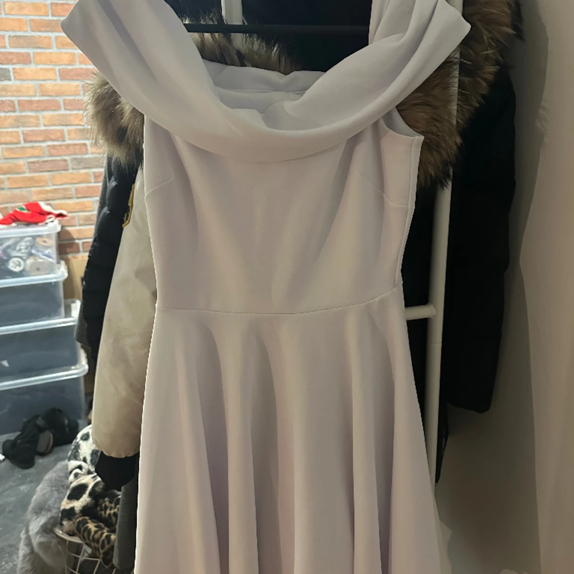 fin vit klänning  - 90