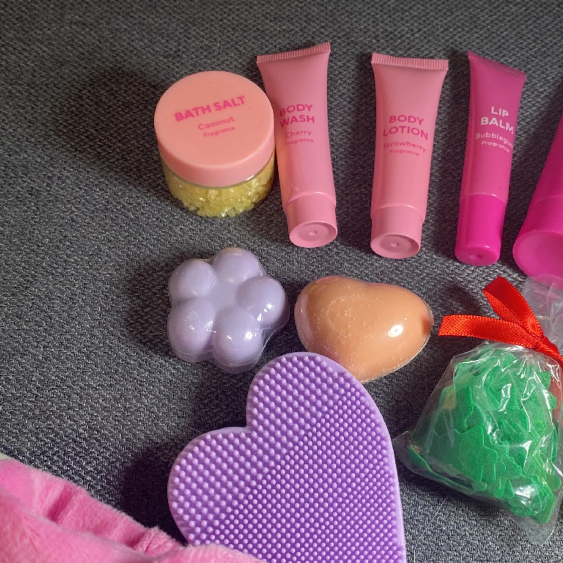 H&M bath and body - 90