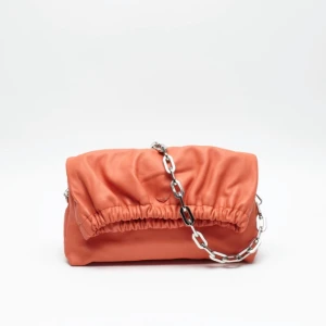 Zadig väska - Säljer denna limiter edition Zadig väska som jag jag hittade ny i USA. Nypris 5000❤️Endast använd typ 1 gång 