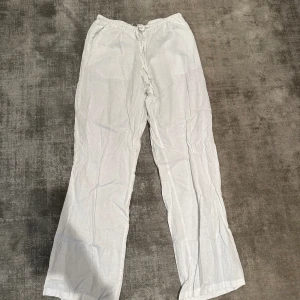 Super fina linnebyxor i storlek S! - Super fina linnebyxor som  knappt är använda! 