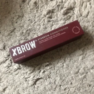 Det är en eyebrow conditoner - Detta är för dig som vill ha mer färg på dina bryn