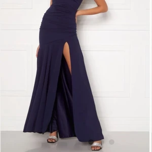 Söker balklänning - Önskar bra skick och en klänning i storlek XS. Kan tänkta mig 300-800kr💗