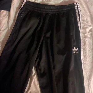 Adidas byxor  - Snygga o sköna adidas byxor 