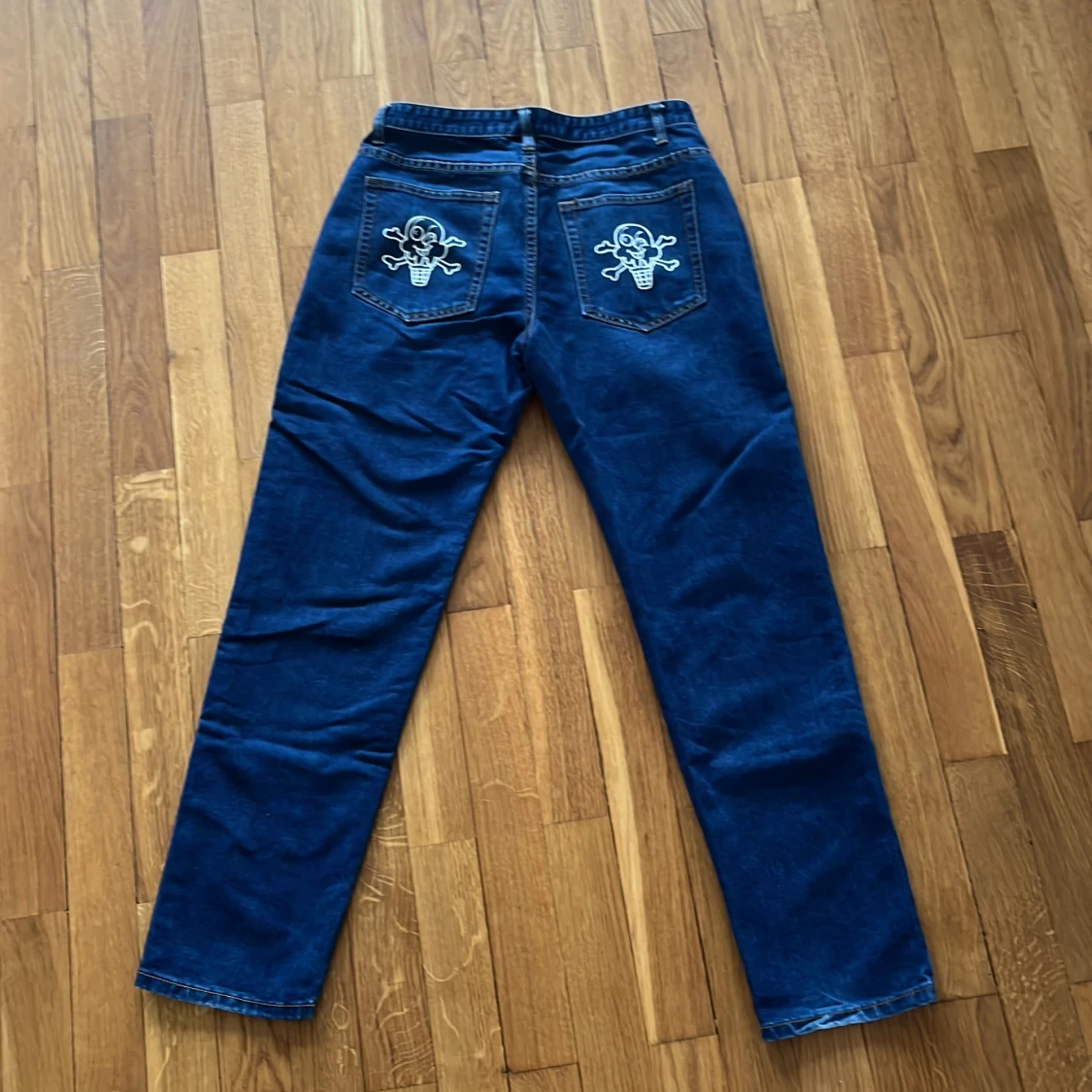 Häftiga byxor i storlek M - 90