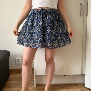 Floral skirt - Floral skirt 