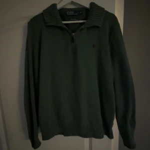Ralph lauren halfzip - Säljer denna schyssta halvzipen utan flaws till ett bra pris, Om ni har några funderingar är de bara att höra av er, MVH