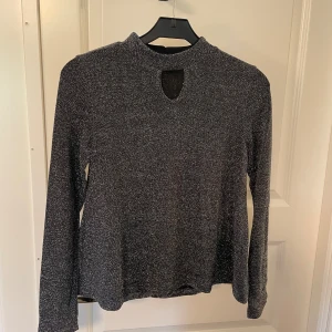 Fintröja  - Fintröja från Cubus. Använd några gånger och är i fint skick. 
