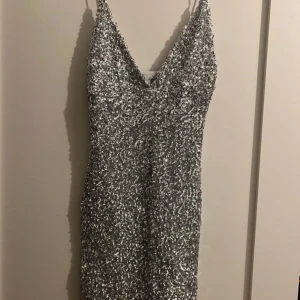 Paljett klänning - Använd en gång 