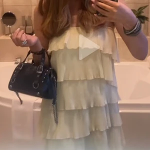 svart väska zara - säljer mina fina svarta väska från zara🌸💗