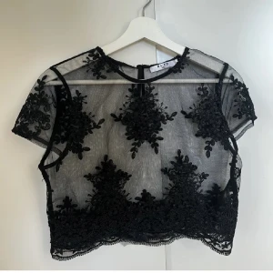Svart spets topp - Svart spetstopp 
