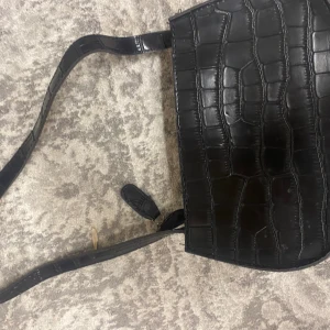 Fin väska - Knappt använd o it min stil längre så säljer pris kan alltid diskuteras ❤️❤️❤️