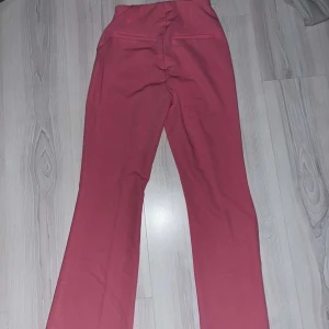 Rosa kostymbyxor  - I gott skick, aldrig använda Storlek 36 