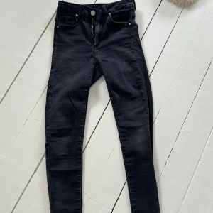 Molly från Bik bok - Använde den mycket men inte nu längre, ingen är sönder eller smutsigt!  Är ny tvätt!