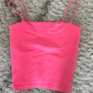 Neon rosa linne från Gina tricot i storlek S, fint skick!