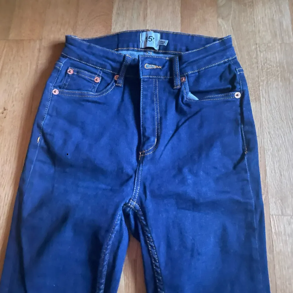 2 Flared Lager 157 Jeans som passar med allt! Väldig tighta och högmidjade dock bekväma. Har bara använts 1 gång båda. Storlek XS. Jeans & Byxor.