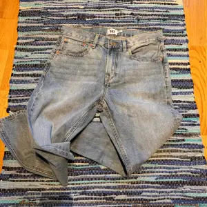 Snygga o ljusa jeans från lager 157. Nästan aldrig använda så dom är i jätte bra skick! Säljer endast pga dom e för stora för mig! Hör gärna av er vid intresse eller frågor🙏😎