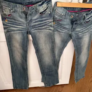 Två jeans för flickor från Zara  Stl 7-8 & 9-10  Bra skick säljer för 50kr styck 