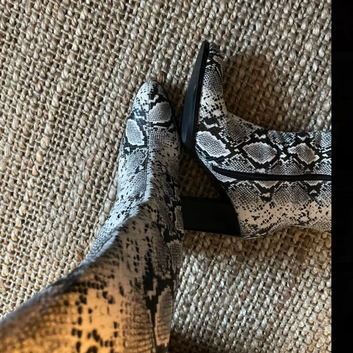 Stövletter/ klackar  - 92