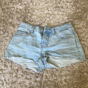 Jeans shorts  - Säljer för dom är försmå. Bra skick. 
