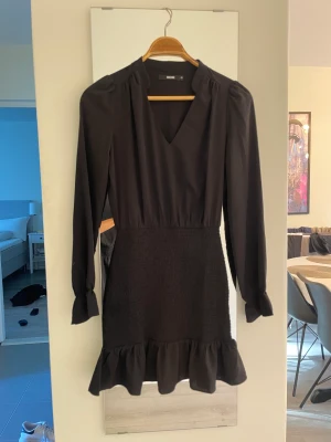 Klänning  - Fin klänning från Bikbok, aldrig använd.  Storlek xs 