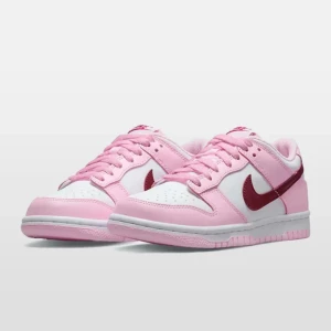 Dunk Nike  - Säljer mina dunks då jag inte använder dem längre, skicka dm för fler bilder Går för 3199 på merchsweden pris kan diskuteras vid snabb affär  