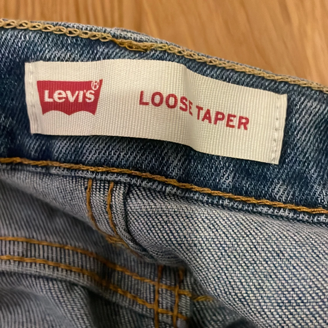 Levis jeans, lite slitna bra skick 158-164 storlek loose taper  - 91