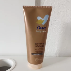 Tanning lotion  - Säljer en brun utan sol kräm från dove. Helt oöppnad, köptes idag. 200ml. Säljer den för 50kr + frakt! 