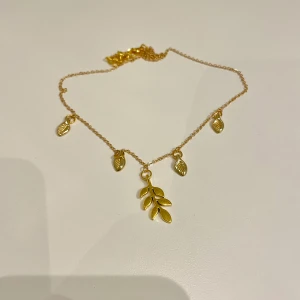 EGENGJORDA HALSBAND - Gör lite egna halsband i guld och silver, ett halsband för 100, eller 2 för 170