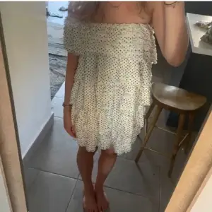 söker denna klänning i storlek s/m!!💖  skulle betyda så mycket om någon skulle vilja sälja till mig!💖 
