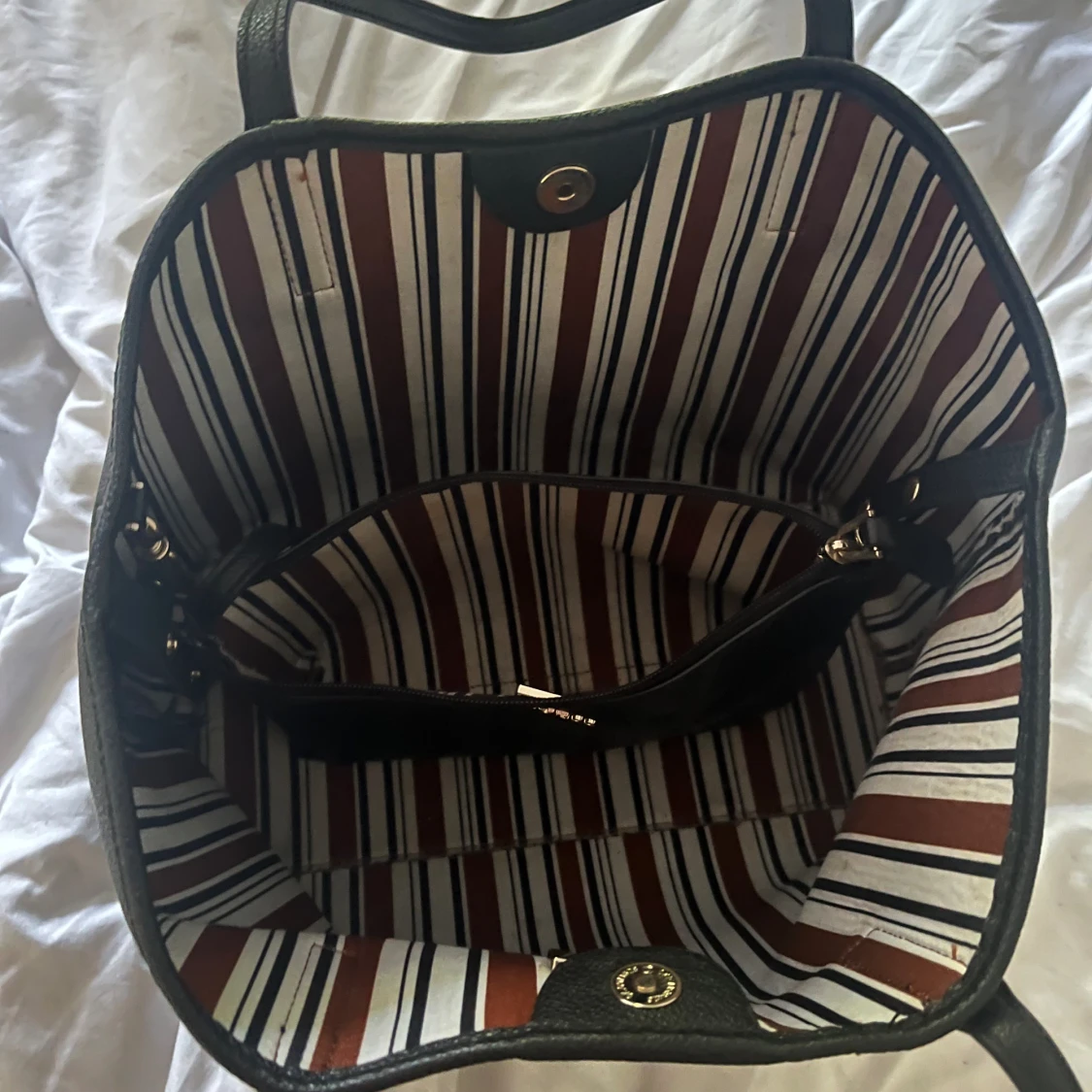 Handväska från Guess  - 90