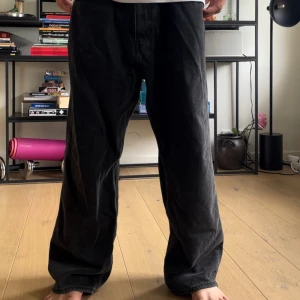 Weekday - Loose fit - 34 x 30 - Bra skick, säljes för 349 inom Sthlm